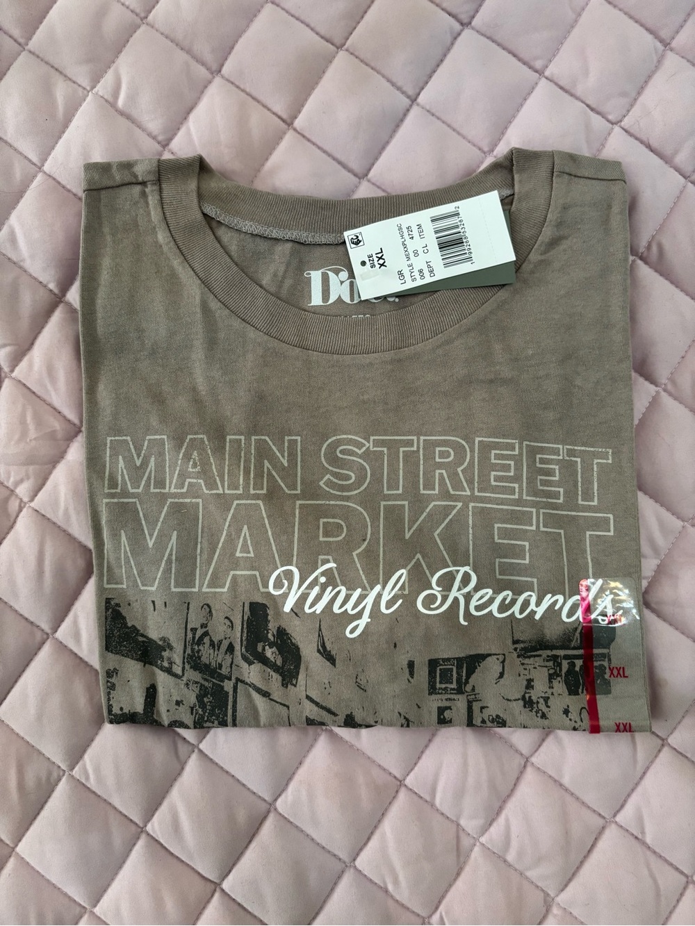 DOE, NWT Main Street Market Graphic Tee - Taupe